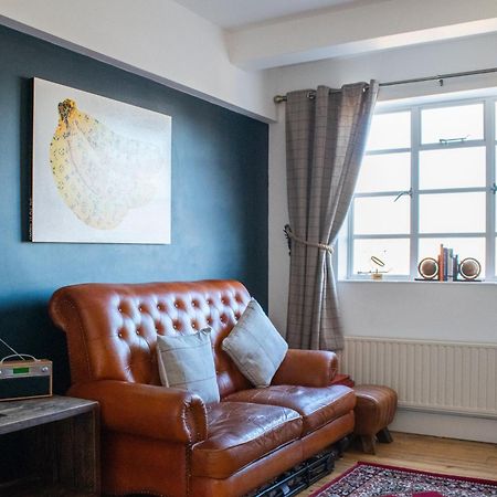 Beautifully Decorated Contemporary 2 Bedroom Flat London Bagian luar foto