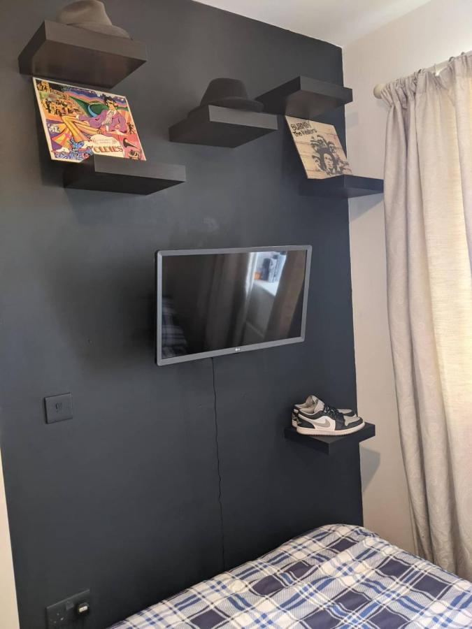 Beautifully Decorated Contemporary 2 Bedroom Flat London Bagian luar foto